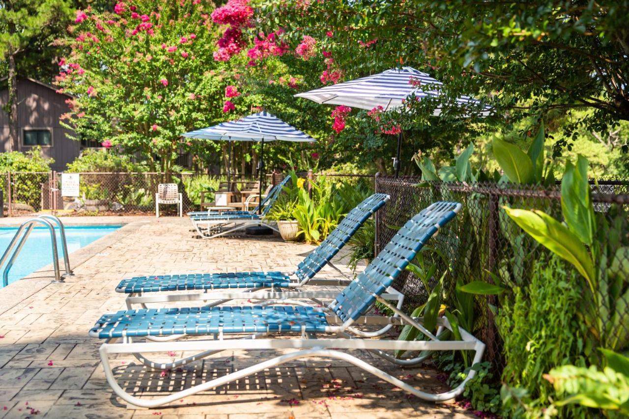 Poolside King Cabana With Full Kitchen, King Bed, Sleeper Sofa And Pool Access, Hotel Room Mount Ida Esterno foto