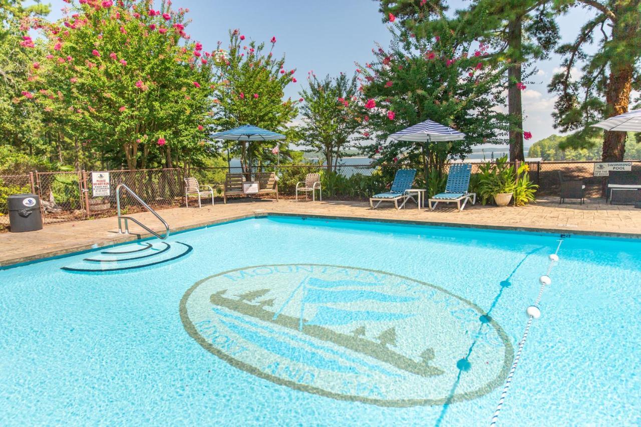 Poolside King Cabana With Full Kitchen, King Bed, Sleeper Sofa And Pool Access, Hotel Room Mount Ida Esterno foto
